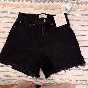 NWT Abercrombie Curve Love Mom Jean Short